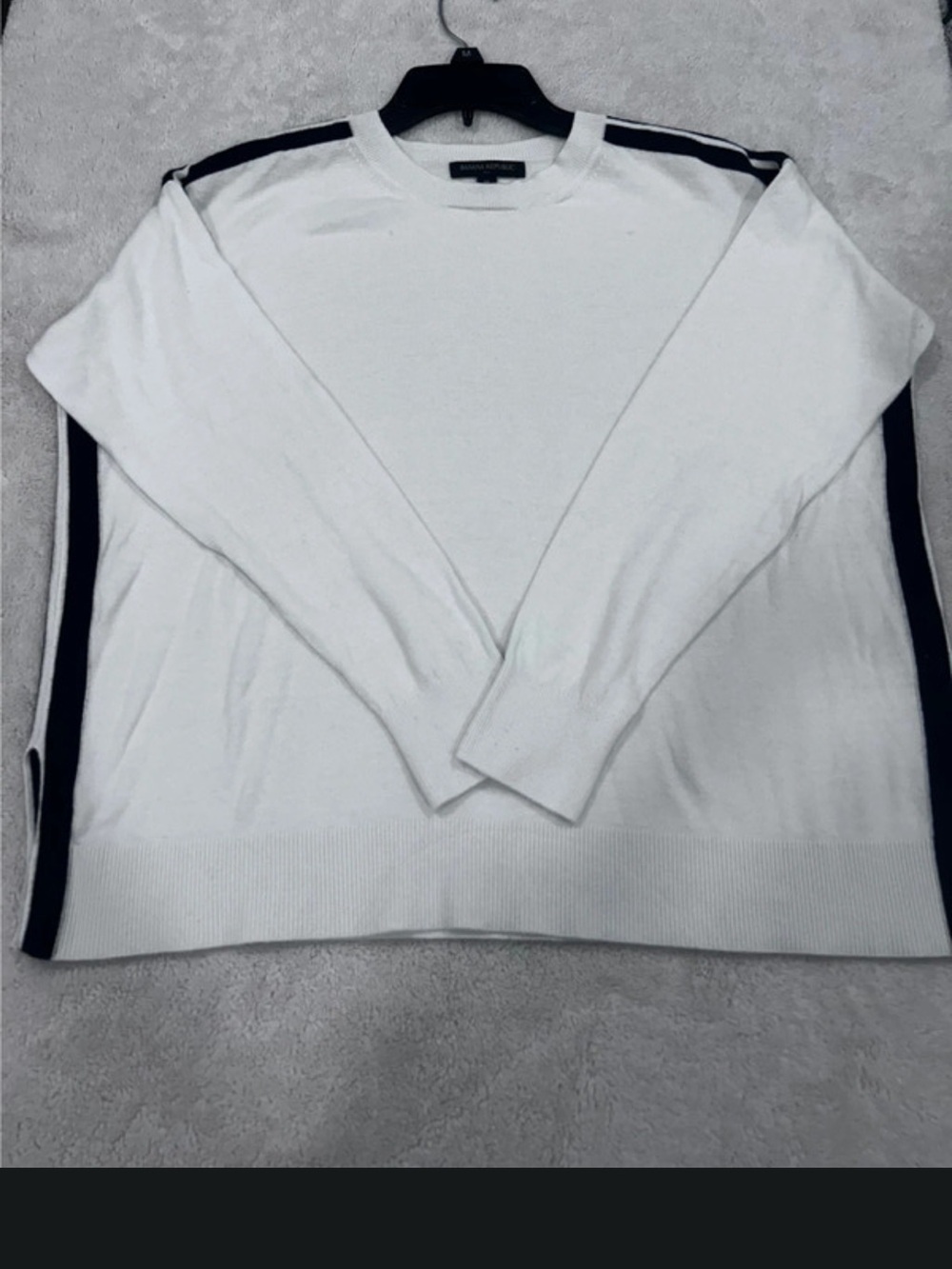 Banana Republic White Crewneck Long-Sleeve Sweater